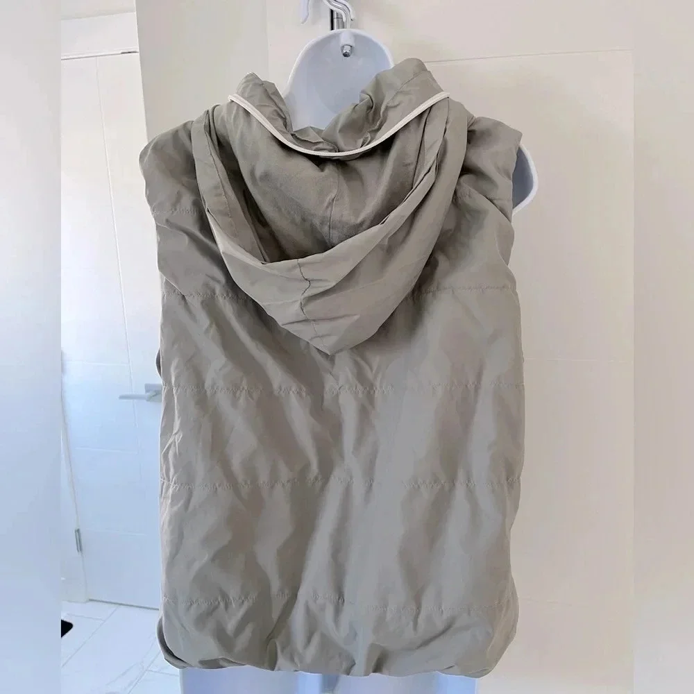 Bench/ Light grey vest/ Hidden zippered hood/ Size US X/L - Picture 5 of 16